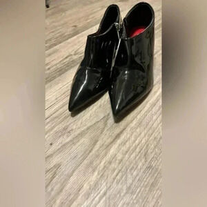 Zara Woman Black Patent Ankle Bootie With Contrasting Red